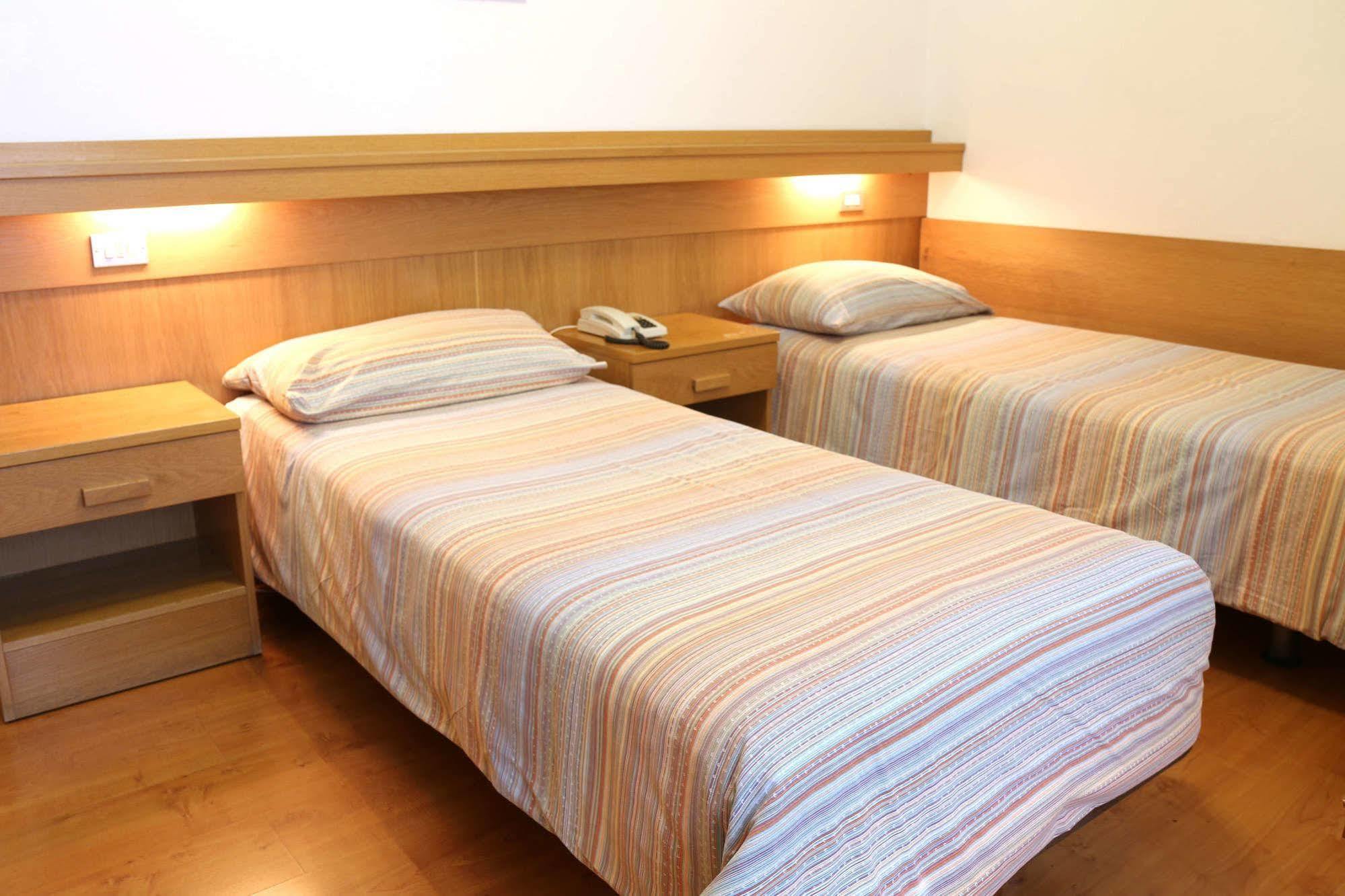 Hotel Villa Clara Torbole Sul Garda Kültér fotó